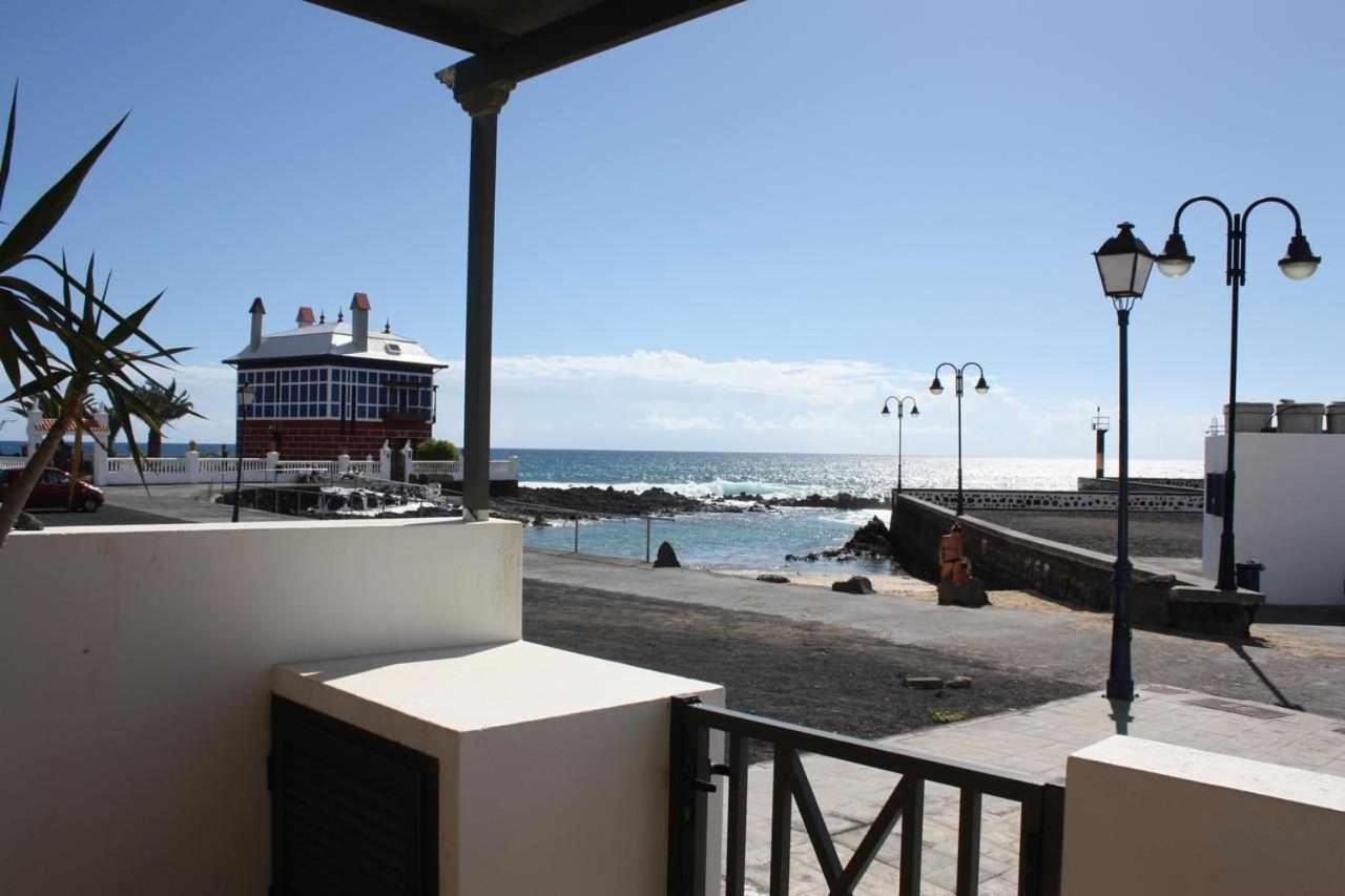 Apartamentos El Charcon Arrieta  Exterior photo