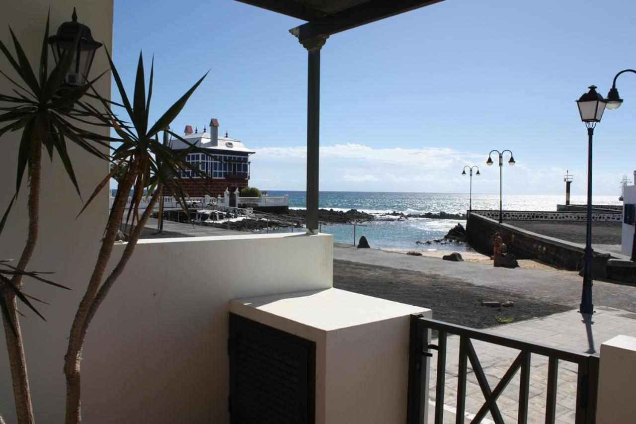 Apartamentos El Charcon Arrieta  Exterior photo